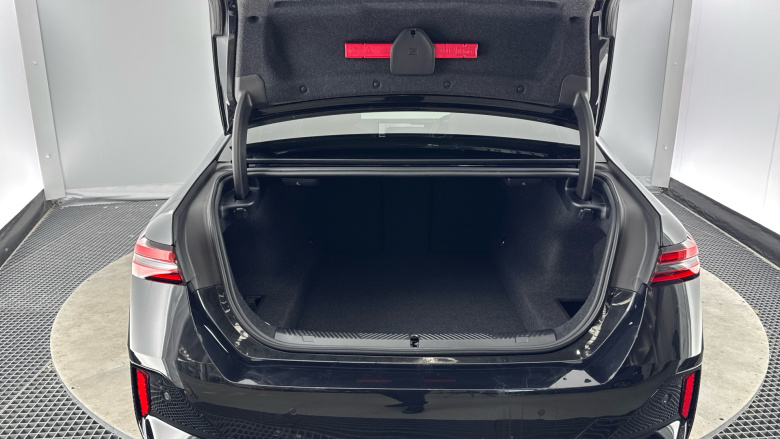 BMW 5 Series 550e xDrive M Sport Pro 4dr Auto [Tech+/Comfort+] Saloon